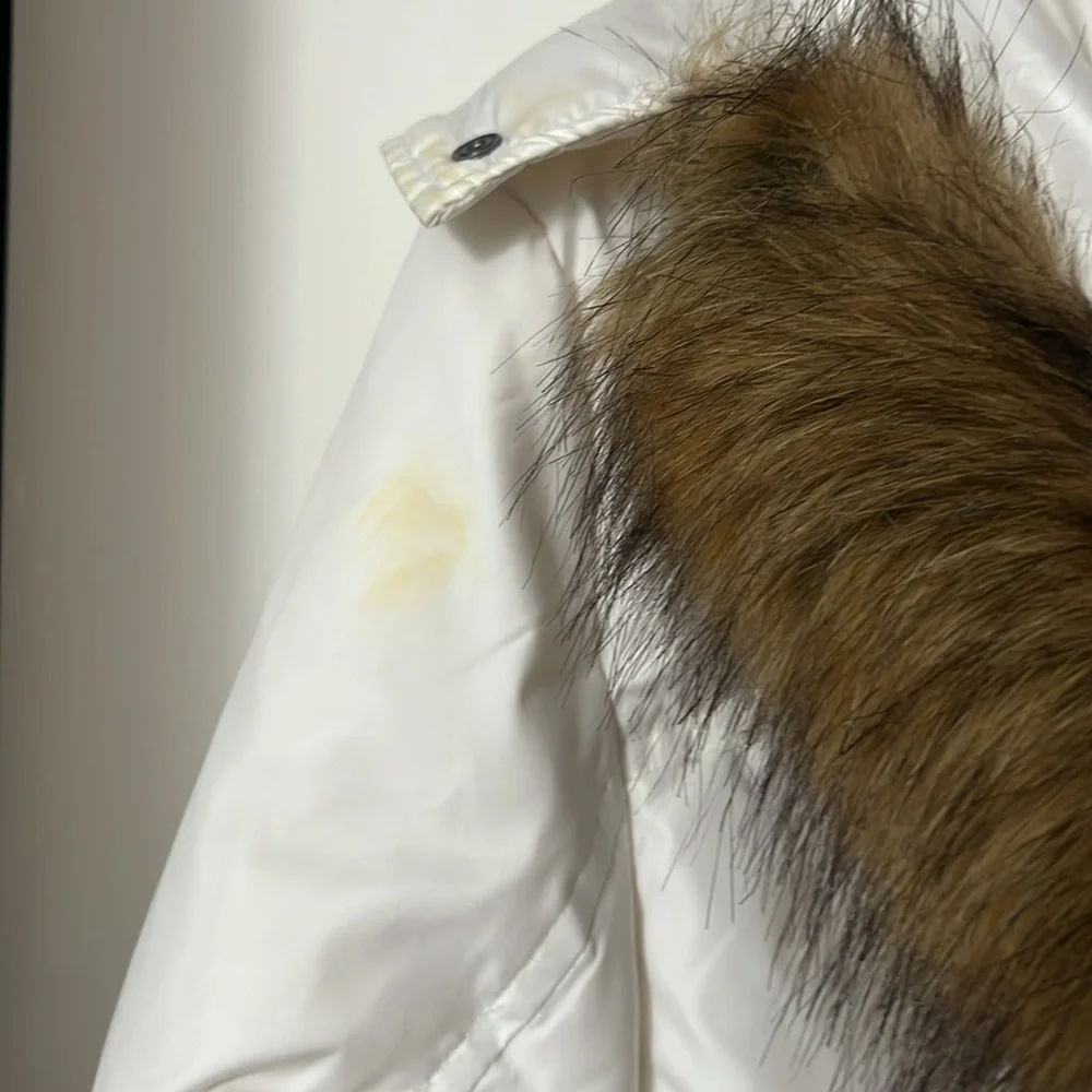 White puffer jacket with removable hood - Picture 7 of 8